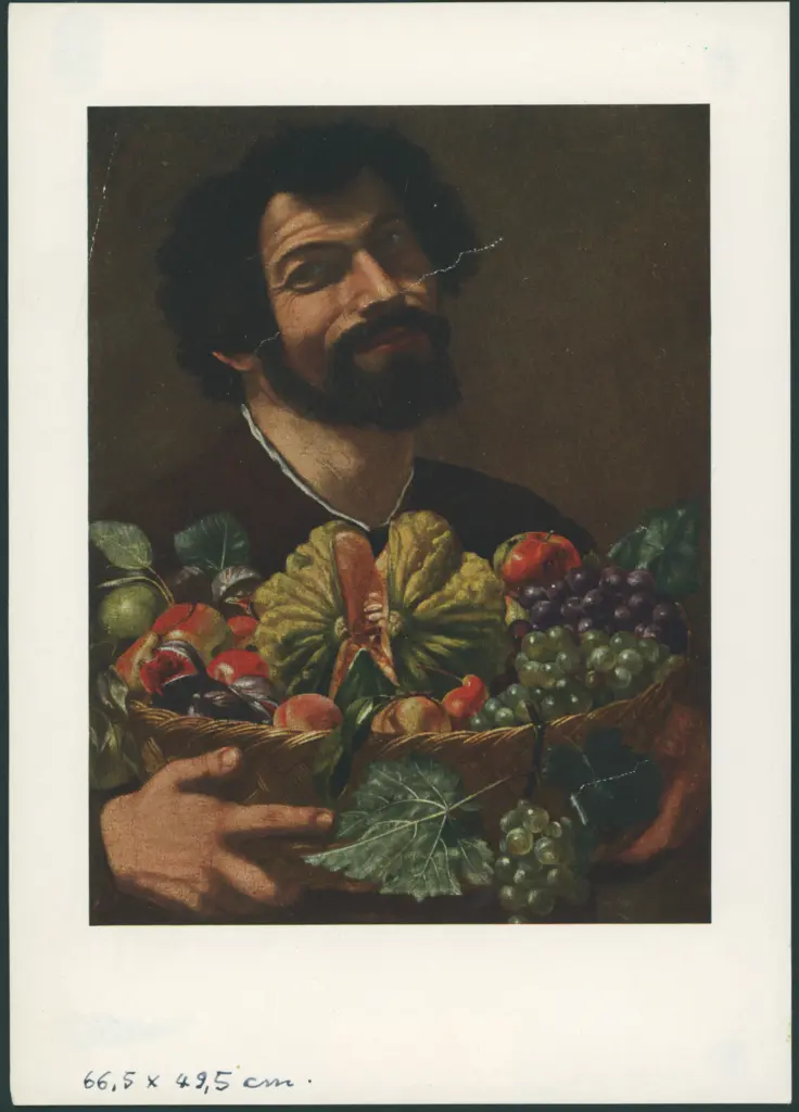 Uomo con canestro di frutta