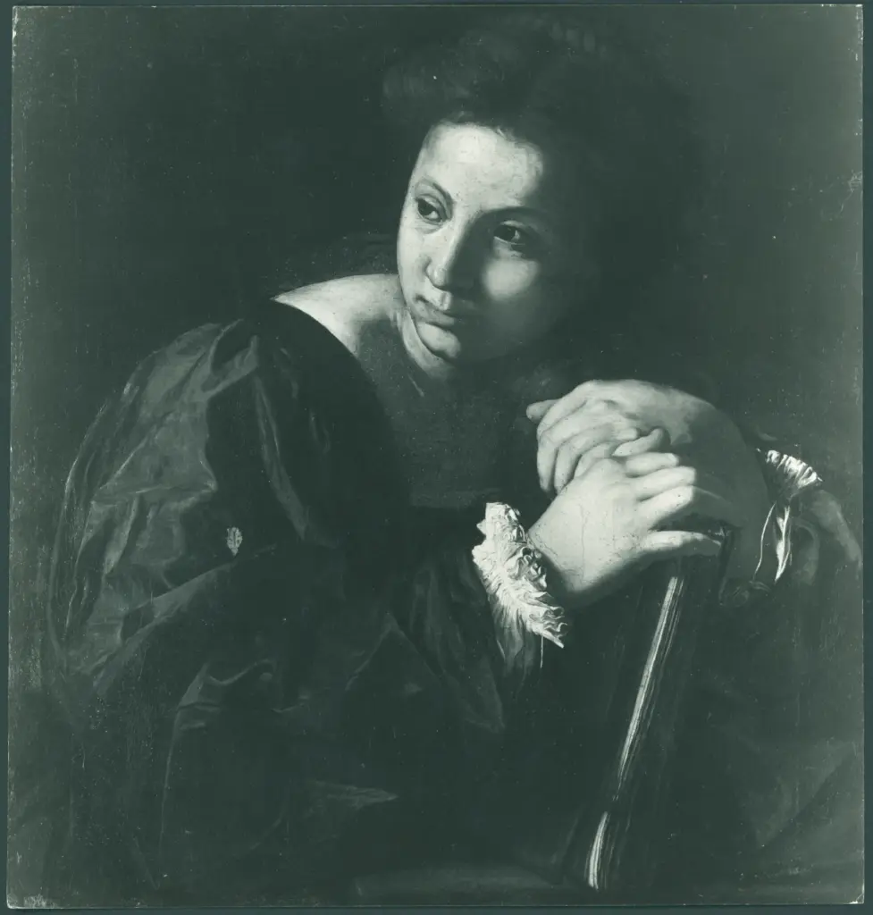 Figura femminile con libro